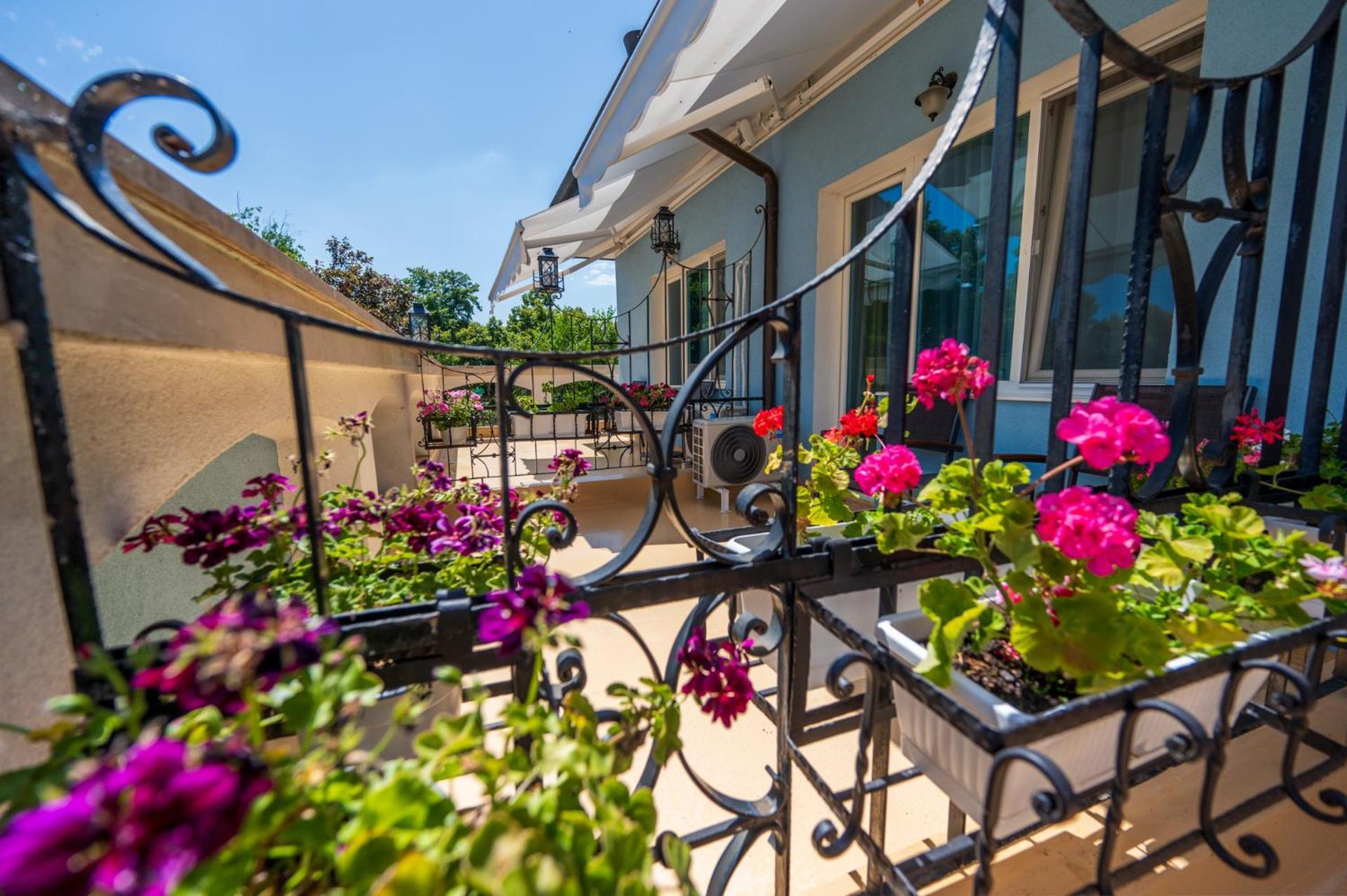Family Hotel Lazur Kyustendil Exterior foto